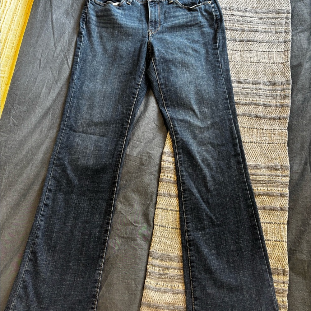 Levi's Classic Bootcut Jeans-Size 8 - Picture 5 of 8